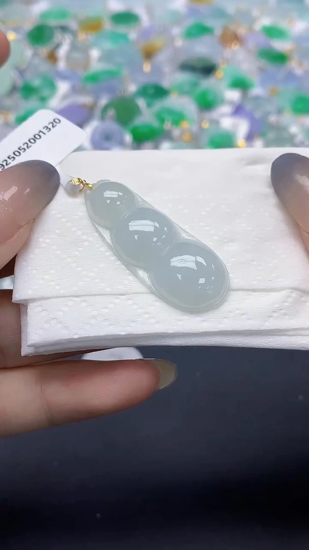 翡翠未镶嵌颈饰天然缅甸a货翡翠