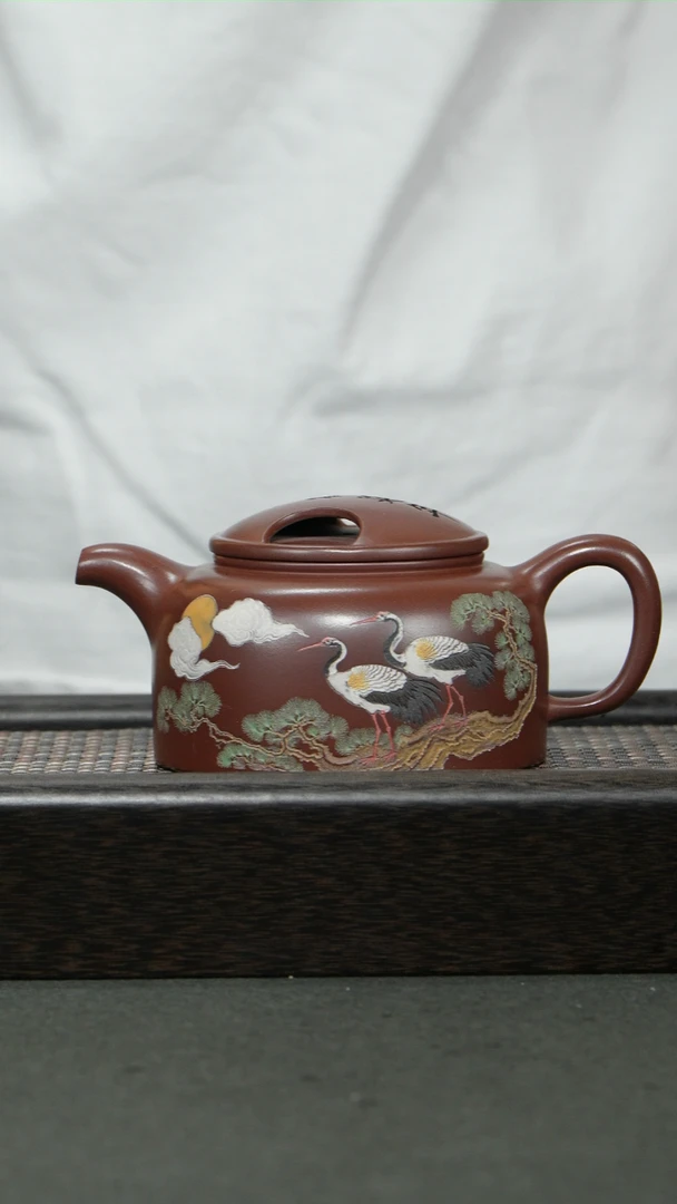 D1228宜兴紫砂牛盖壶260cc