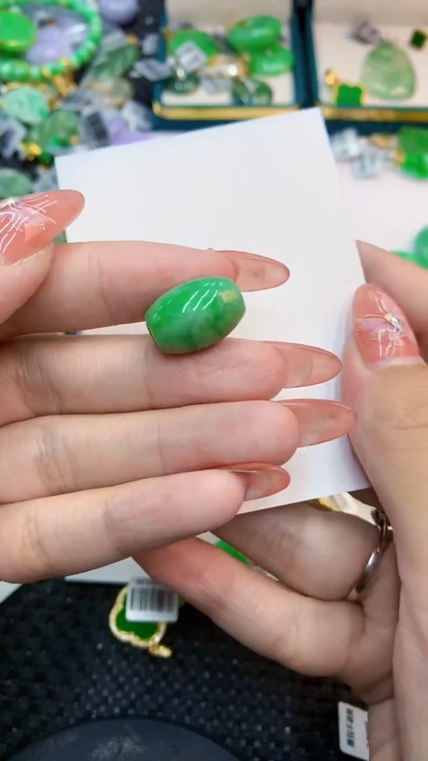 颈饰未镶嵌翡翠1