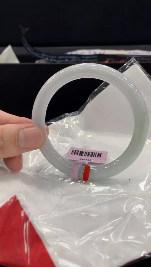 翡翠手镯未镶嵌手镯