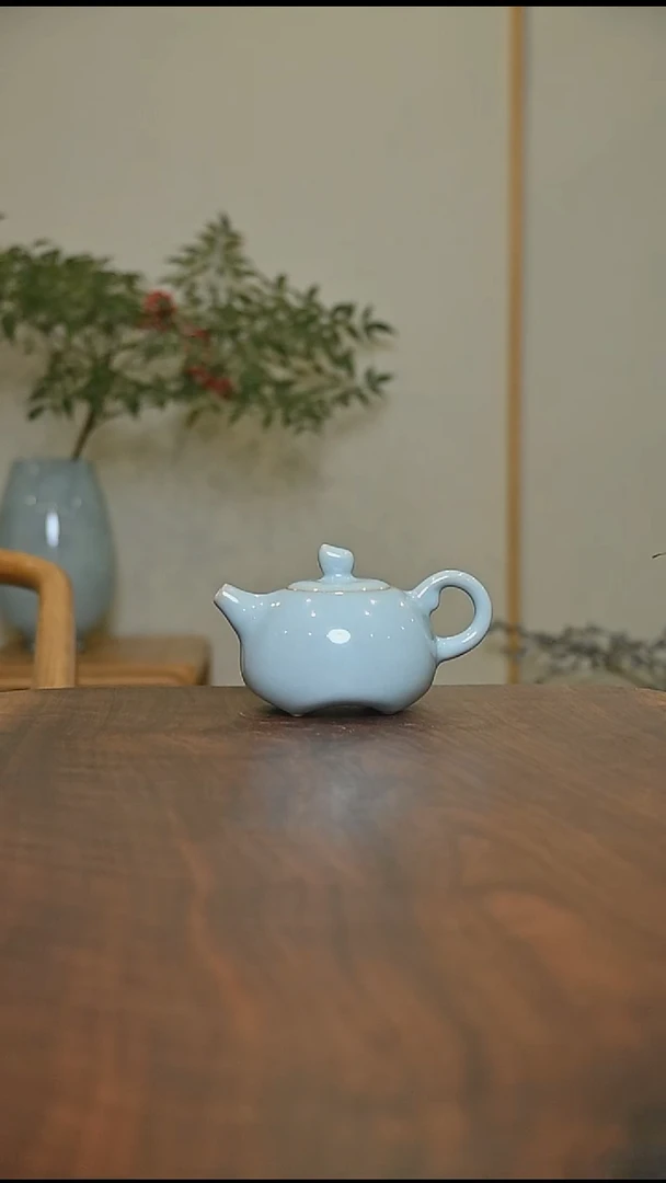 四季纳福壶 天青 微瑕 朱家汝窑款