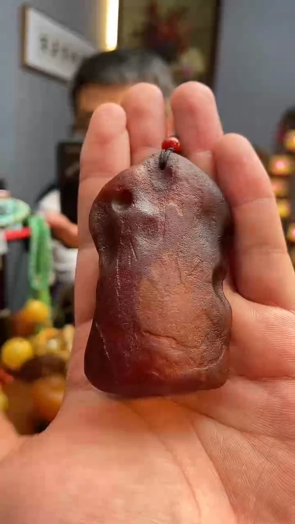 未镶嵌颈饰琥珀吊坠