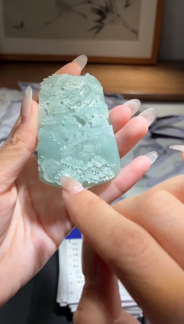 吊坠(不含链)未镶嵌翡翠山水牌