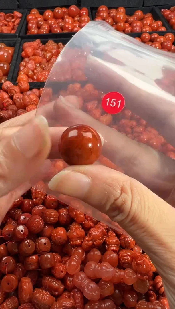 颈饰未镶嵌南红玛瑙1