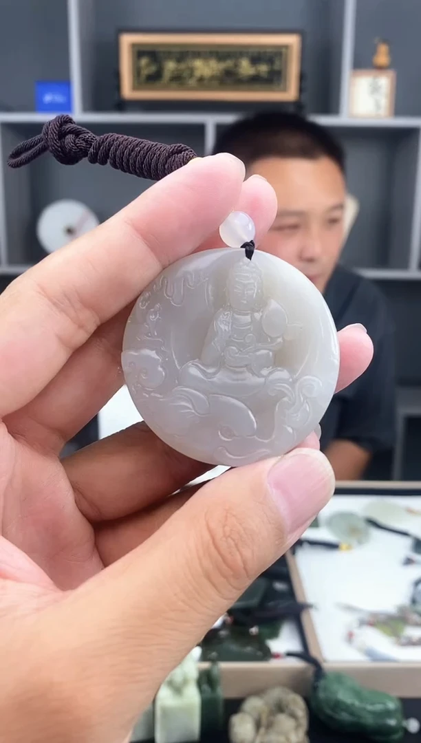 和田玉未镶嵌颈饰1