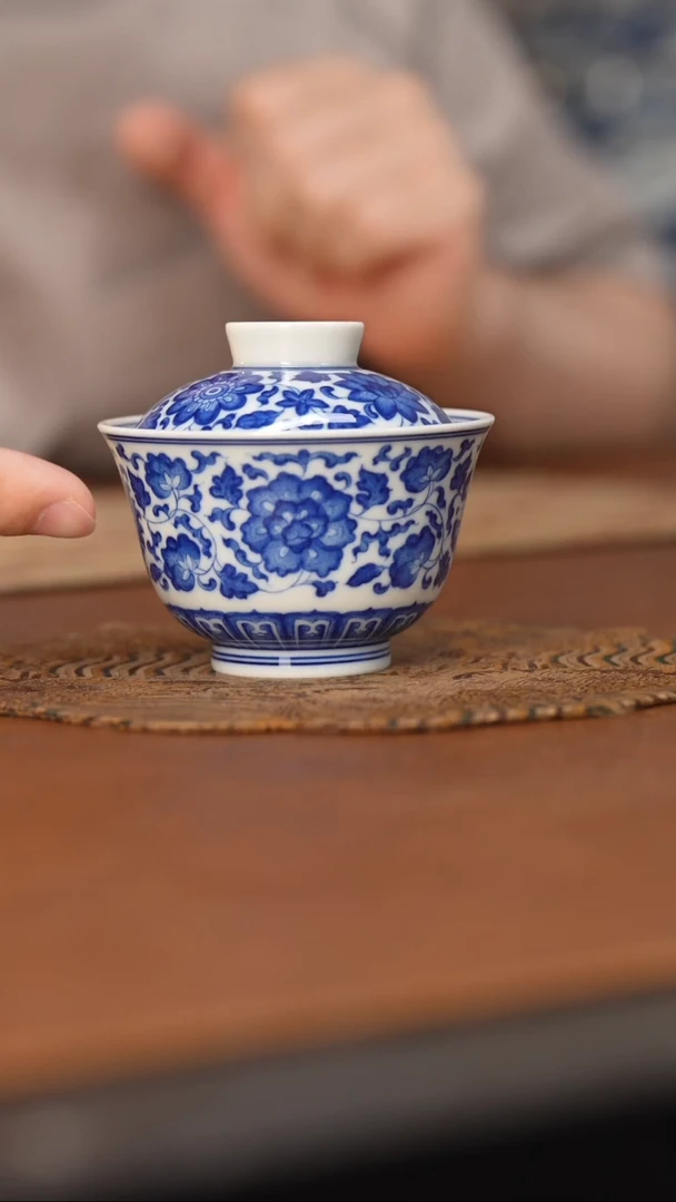 杯尚镇雅器青花缠枝