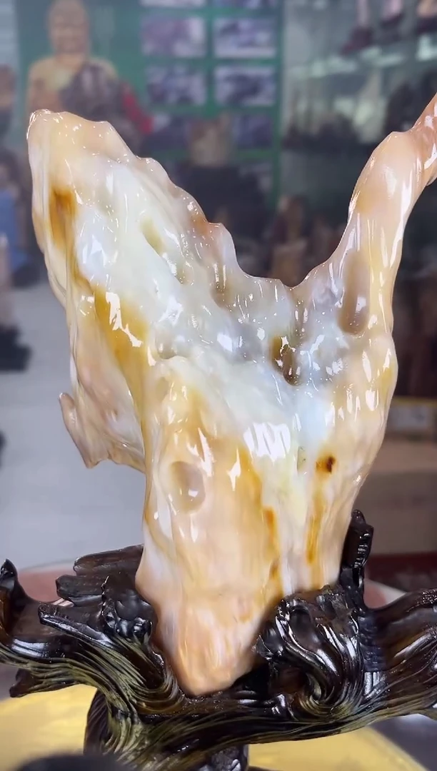 缅甸天然树化玉手摆件