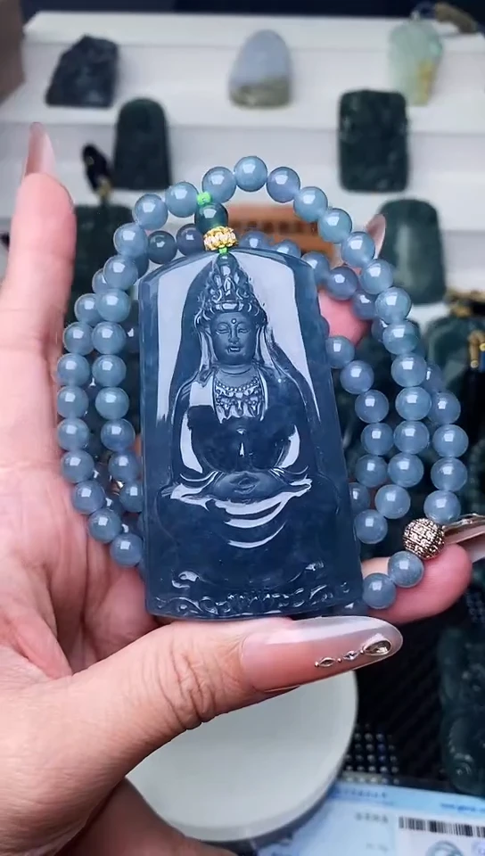 颈饰未镶嵌翡翠
