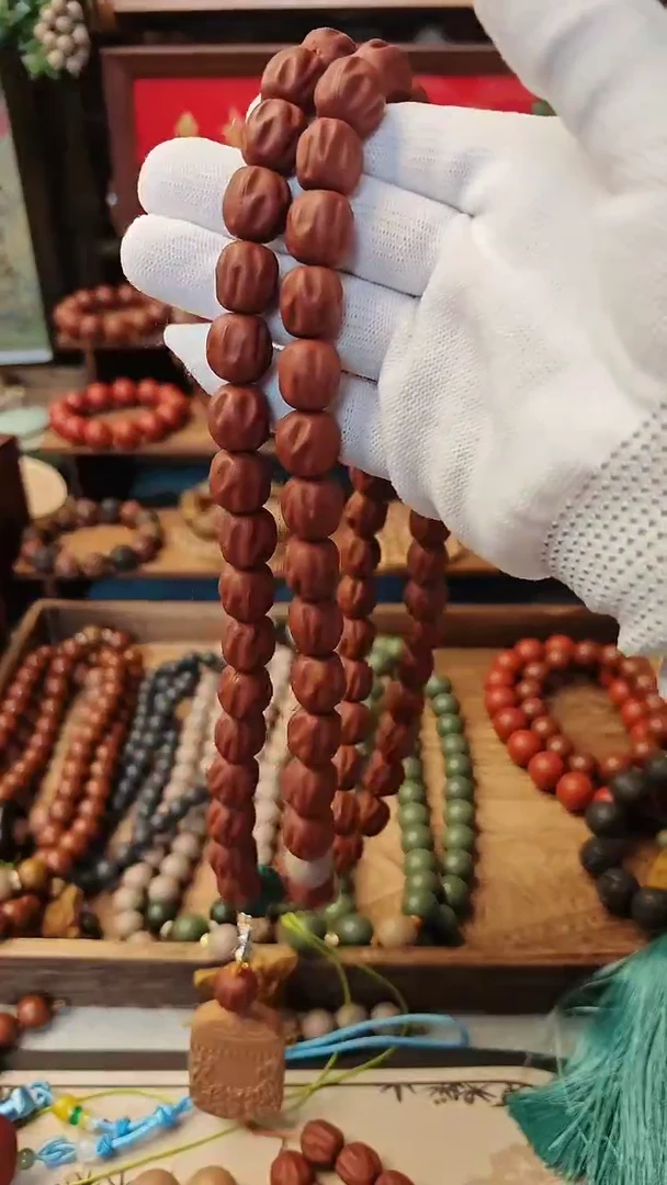 【闪购商品】泥塑红麝香百香子款66子项链一条