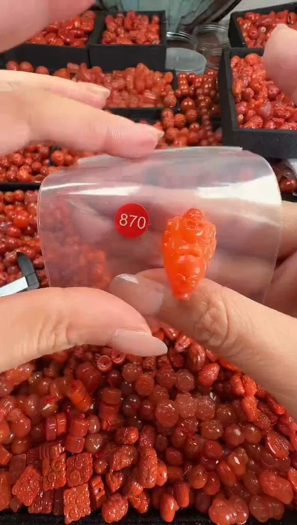 颈饰未镶嵌南红玛瑙1