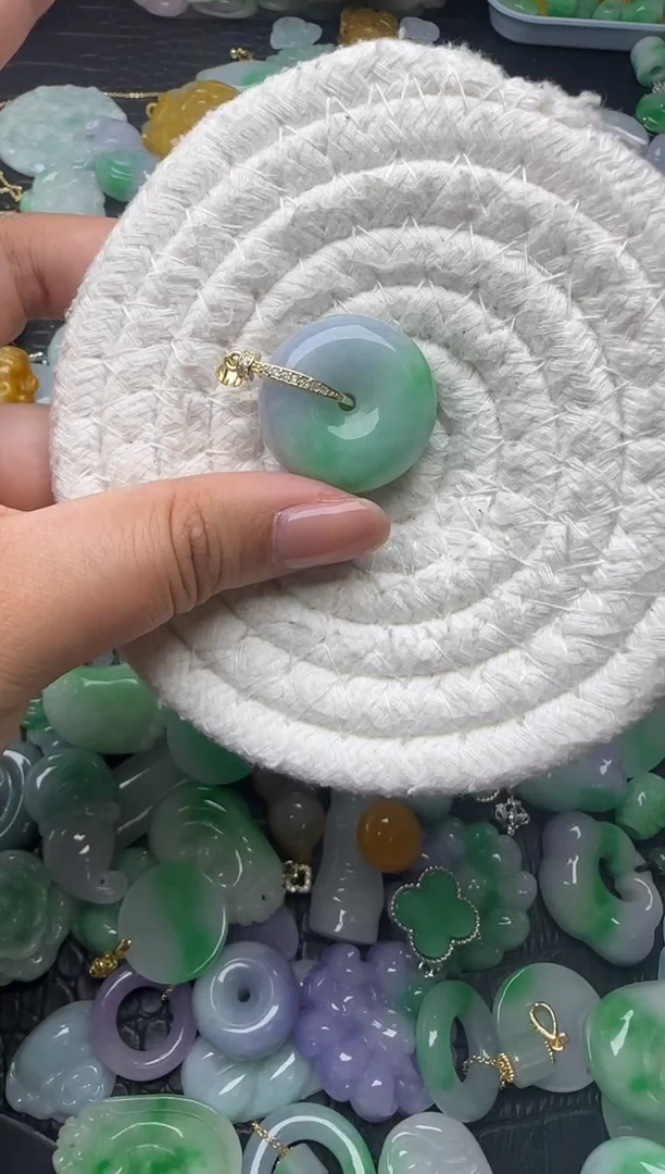 颈饰未镶嵌翡翠缅甸翡翠吊坠