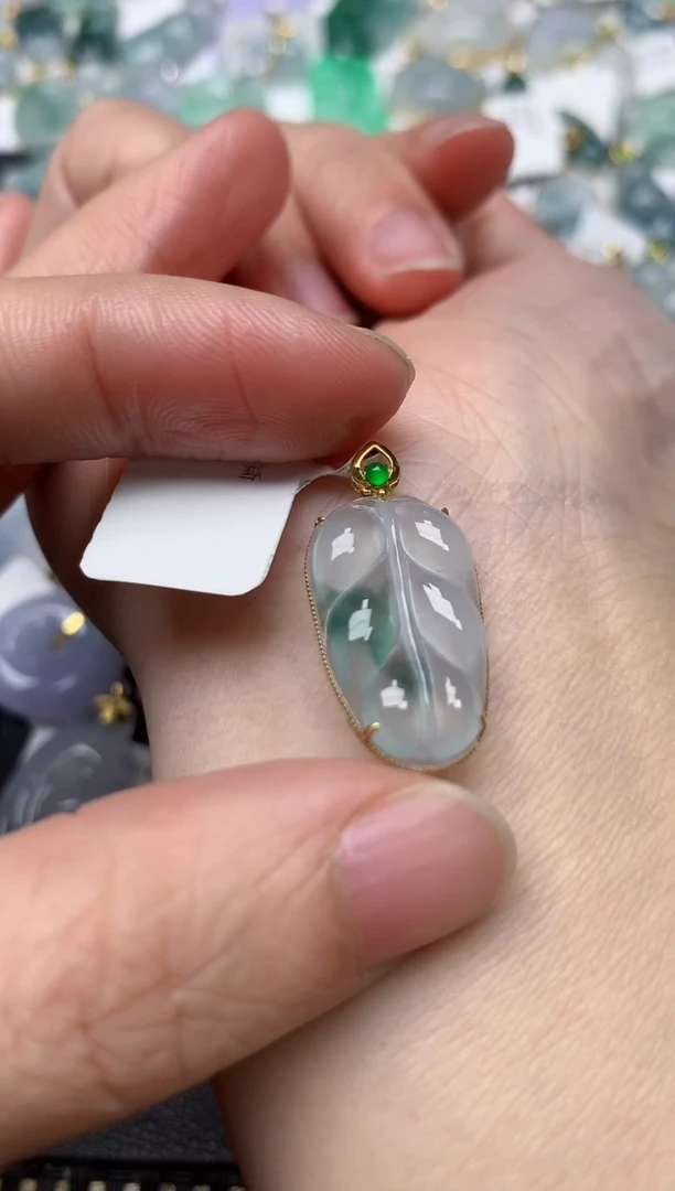 颈饰18K金镶嵌翡翠天然缅甸A货翡翠