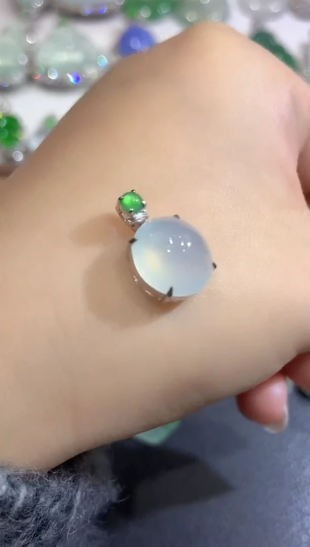 吊坠(不含链)18K金镶嵌翡翠80-吊坠