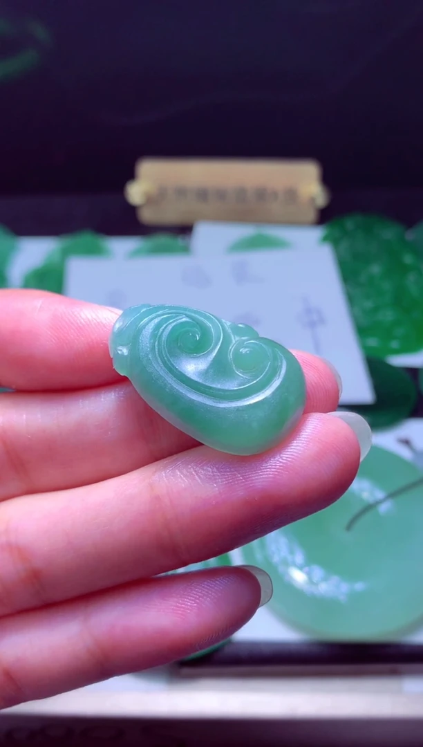 未镶嵌定制翡翠龙***涯天然缅甸翡翠A货毛货吊坠