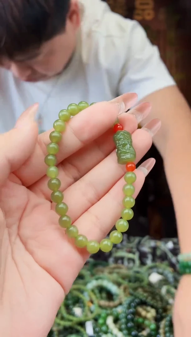 和田玉未镶嵌颈饰拍一发一