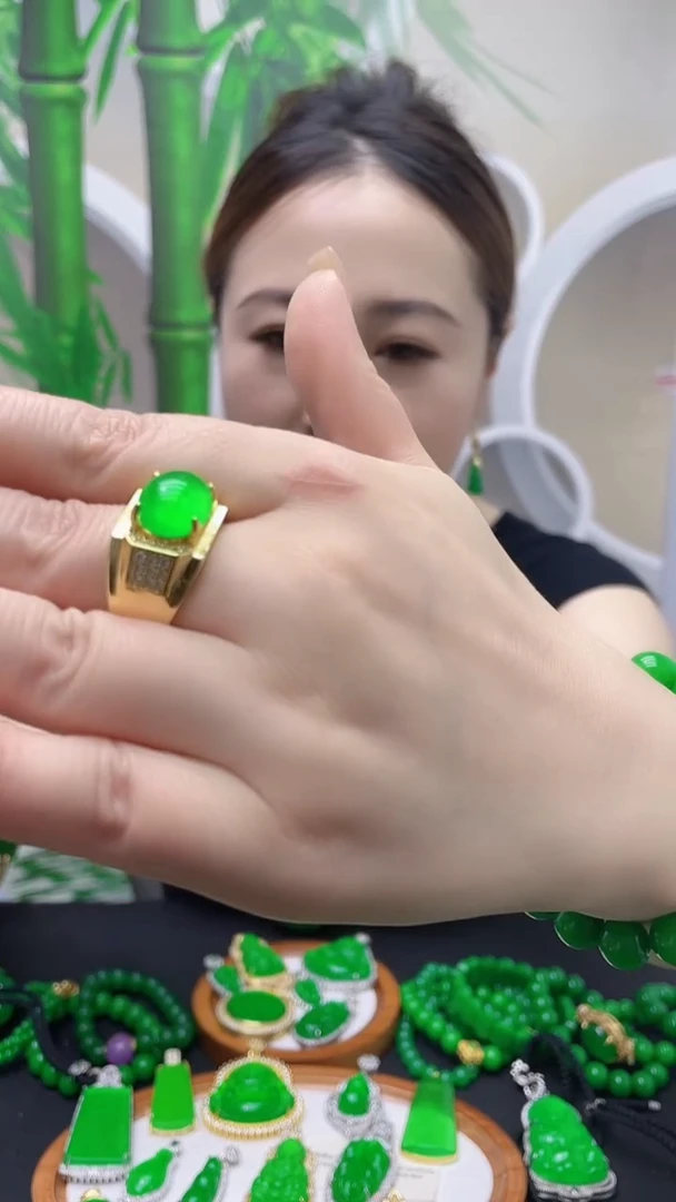 14K金镶嵌戒指翡翠J02