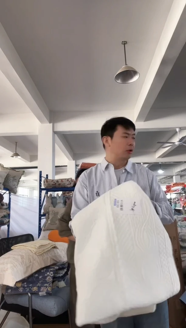 棉棉A17   白色沙发垫 尺寸90*200