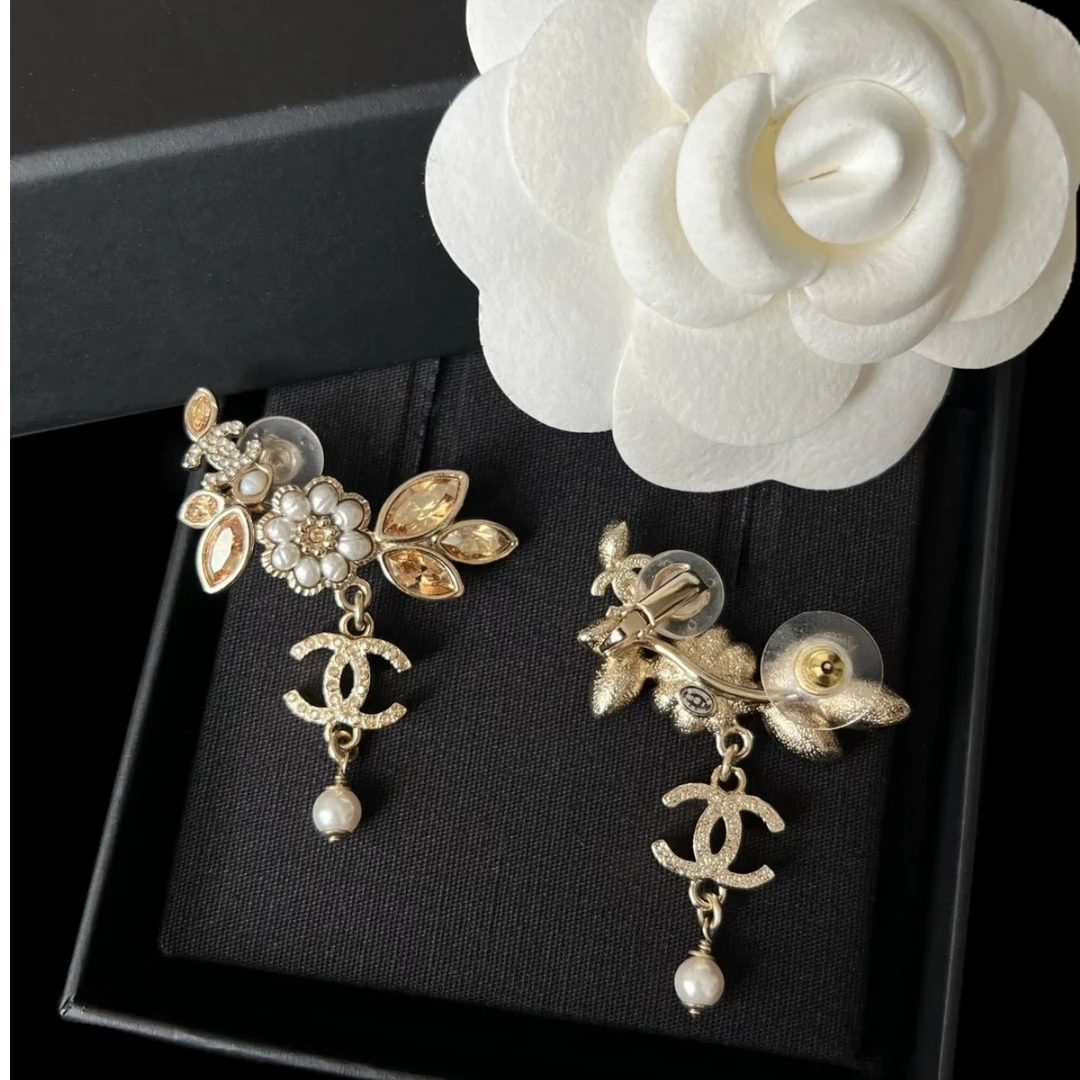 全新未使用 Chanel/香奈儿 经典花花双C琉璃耳钉AD0482手工