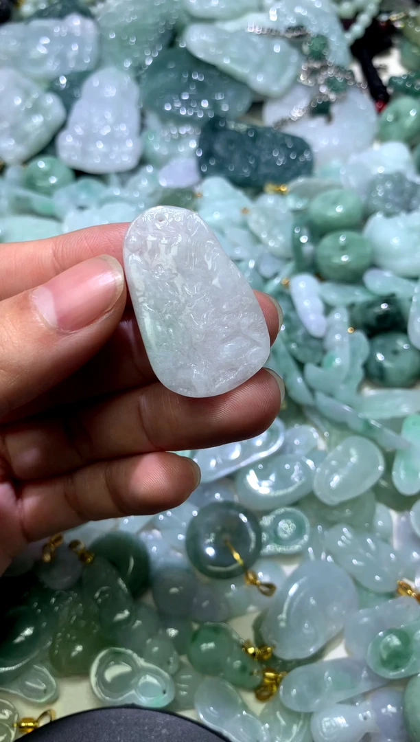 颈饰未镶嵌翡翠1