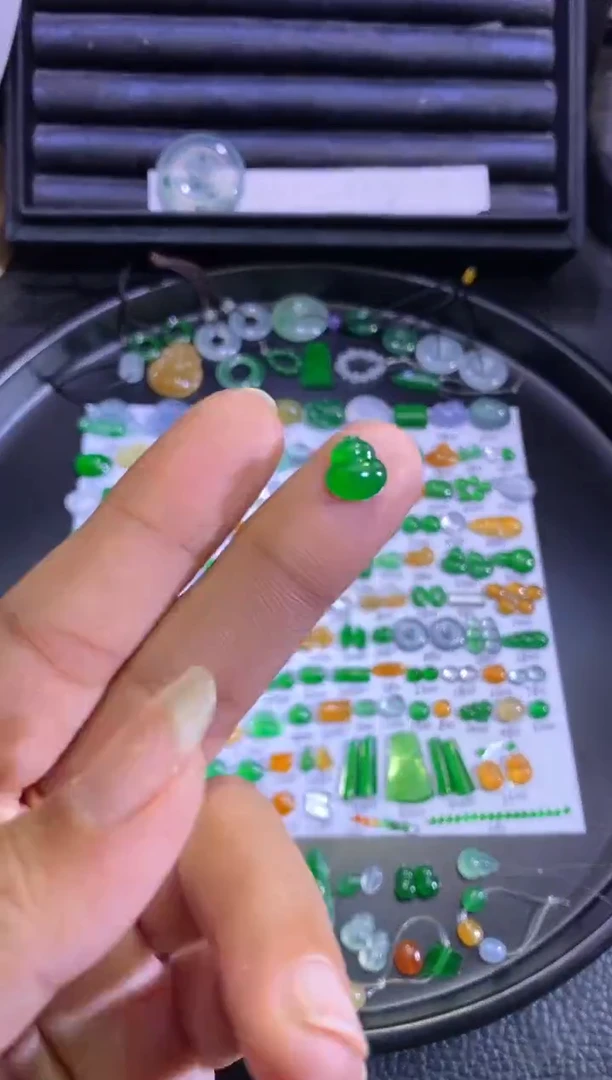 未镶嵌挂件翡翠葫芦