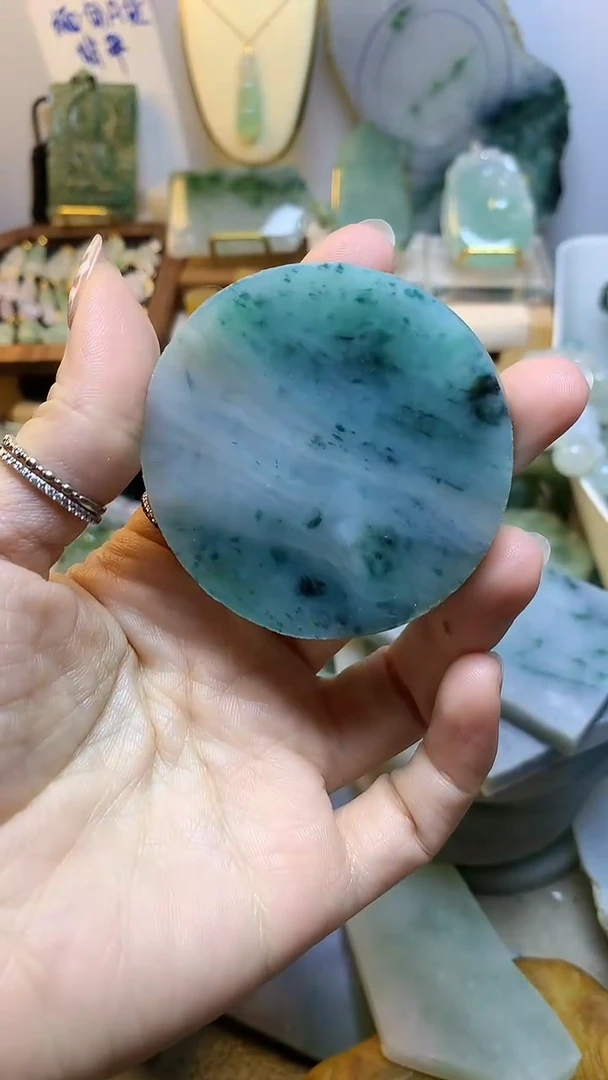 未镶嵌挂件翡翠宇****S 缅甸A货翡翠，没有运费险