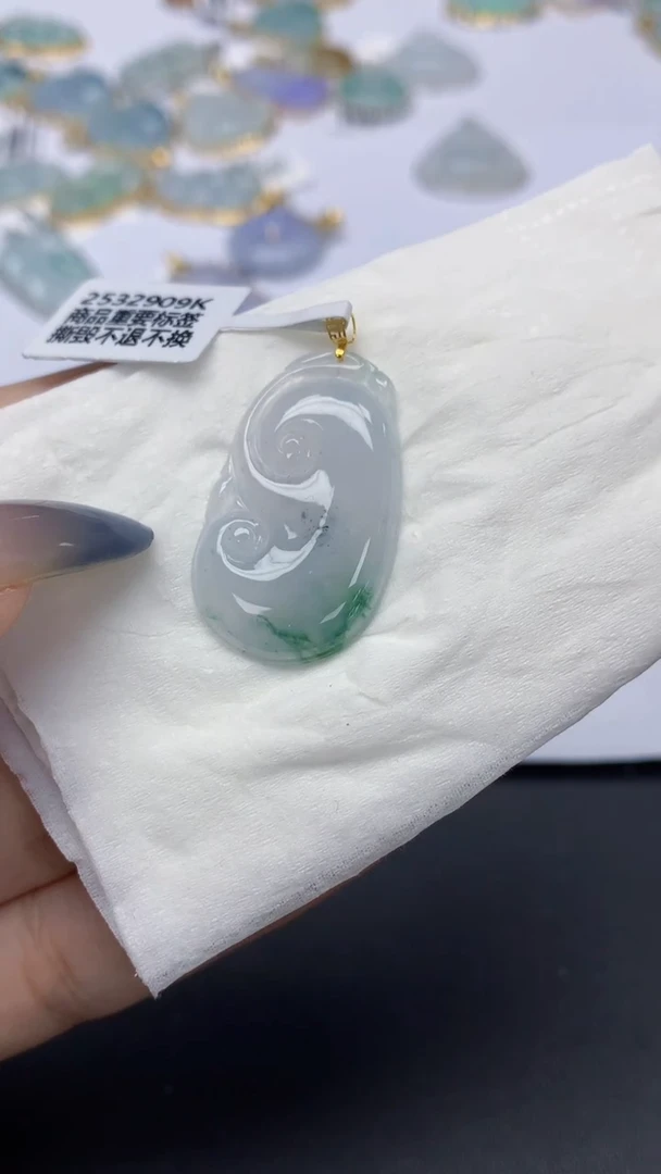 翡翠18K金镶嵌颈饰天然a货翡翠