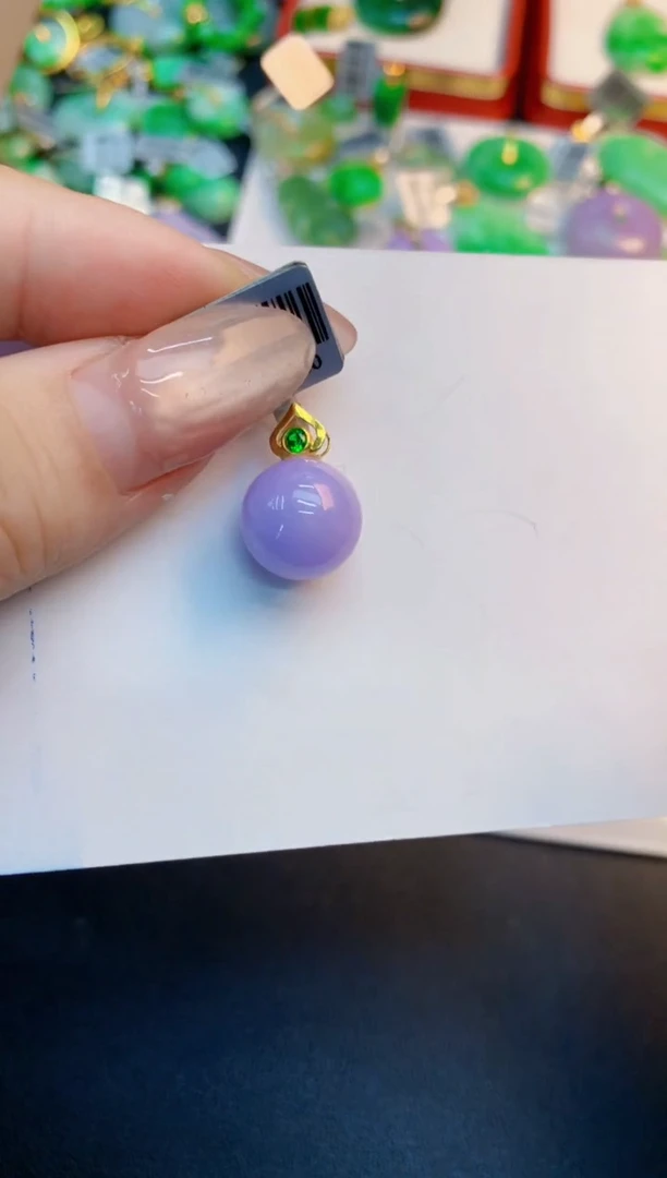 翡翠未镶嵌颈饰1