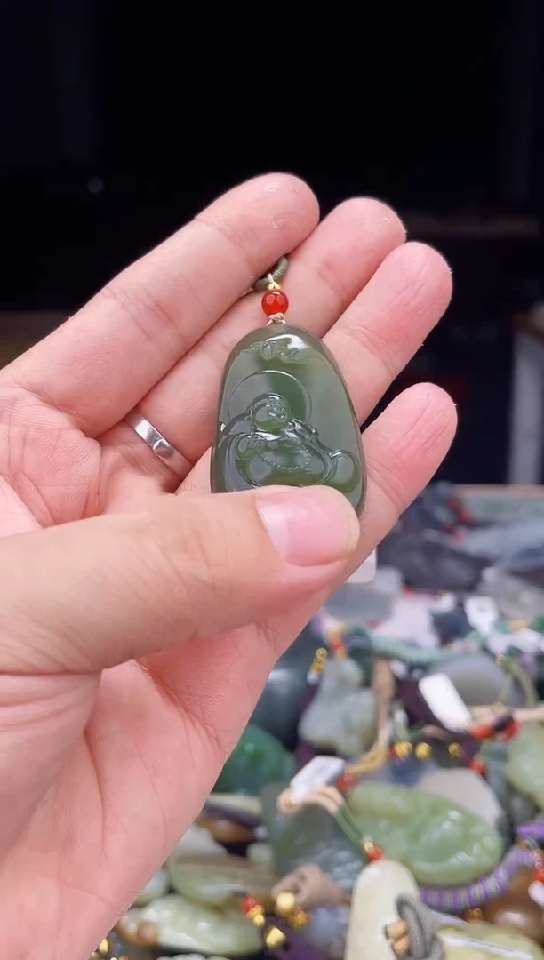 颈饰未镶嵌和田玉1