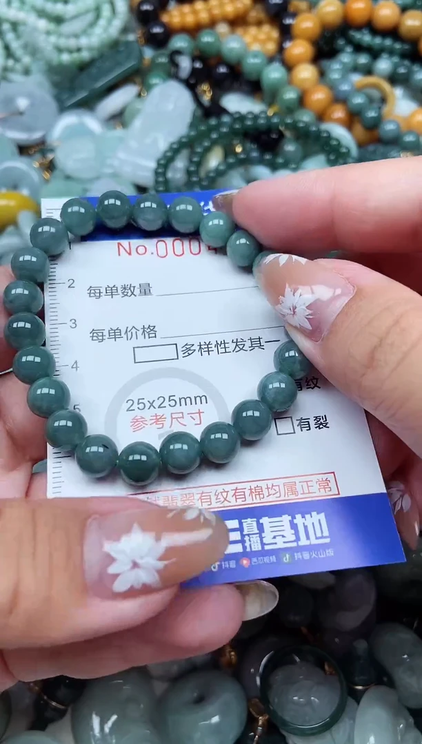 翡翠未镶嵌颈饰批量多样性发其一