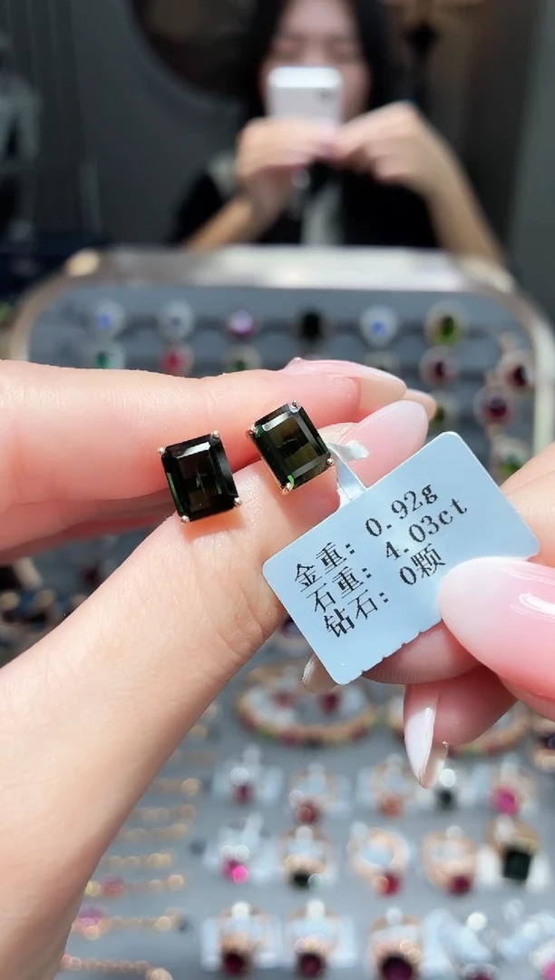 18K金镶嵌耳饰碧玺4.03.