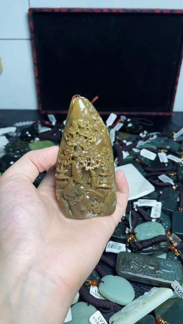 颈饰未镶嵌和田玉1