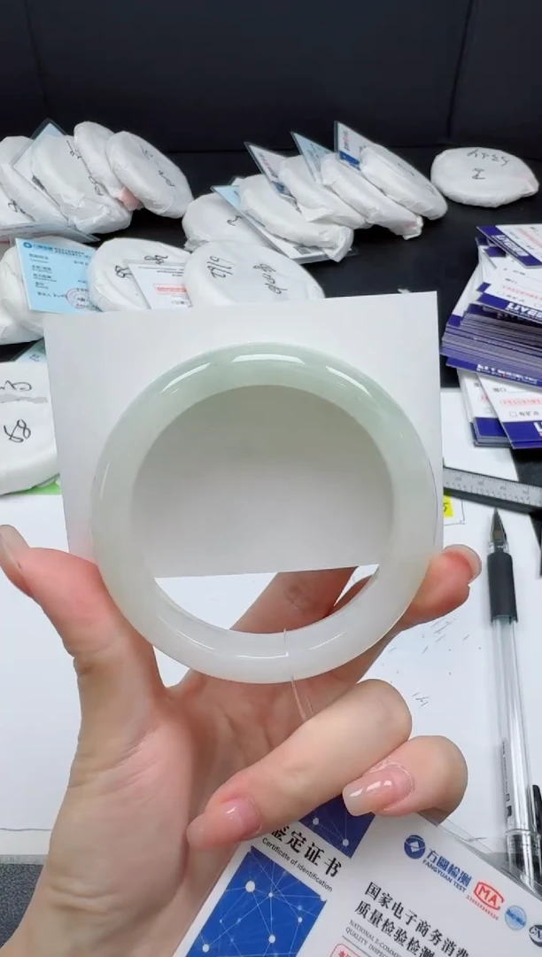 未镶嵌手镯石英质玉083-56