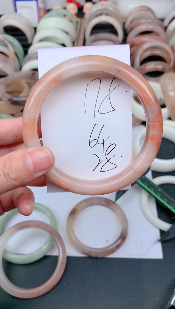 未镶嵌手镯石英质玉175