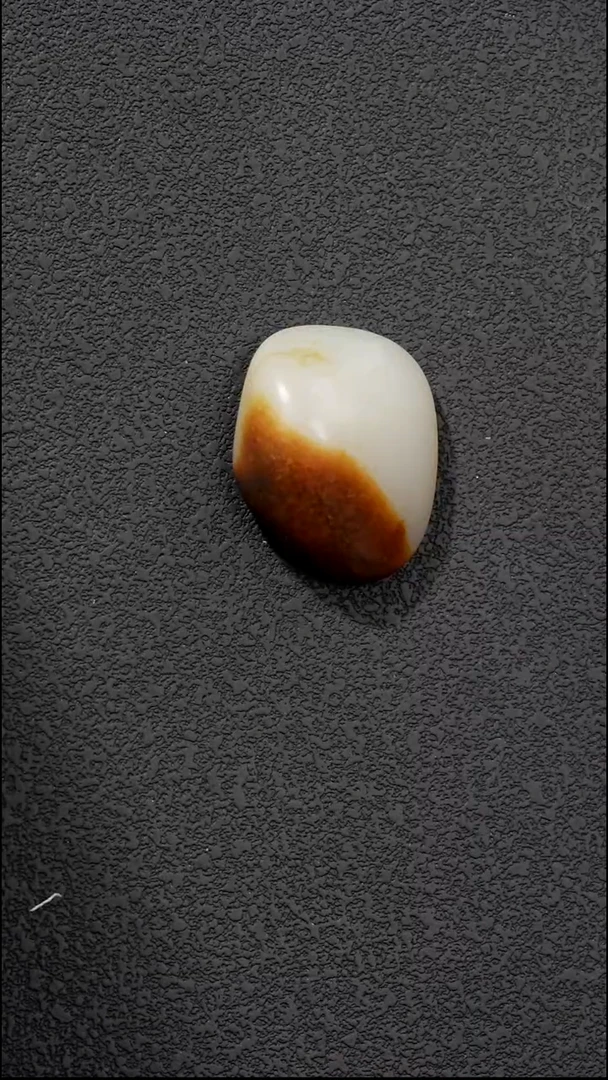 吊坠(不含链)未镶嵌和田玉31.6克和田玉原石