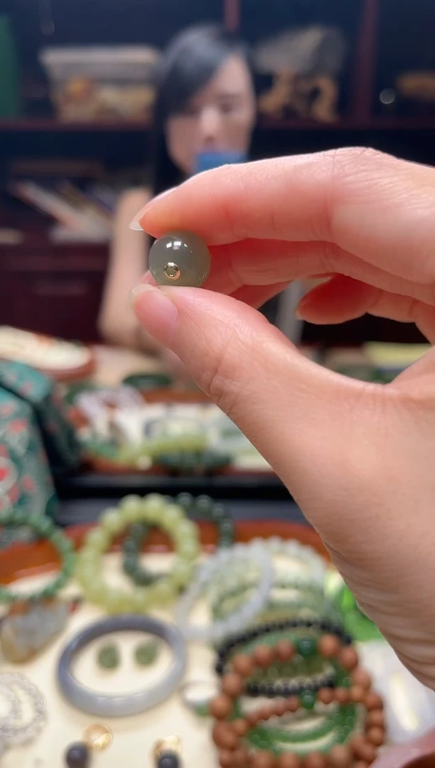 和田玉18K金镶嵌颈饰单株