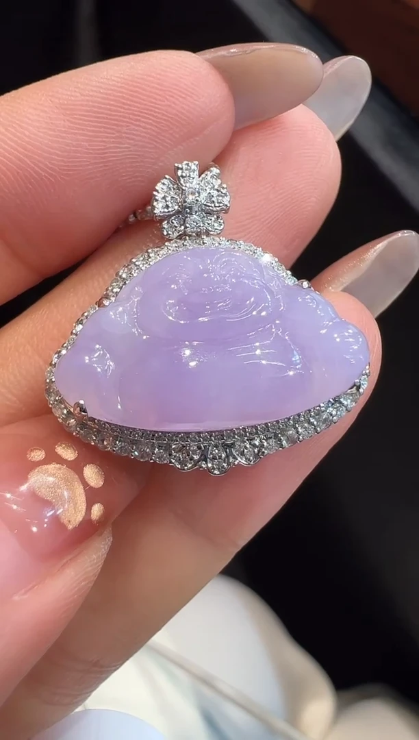 颈饰18K金镶嵌翡翠吊坠