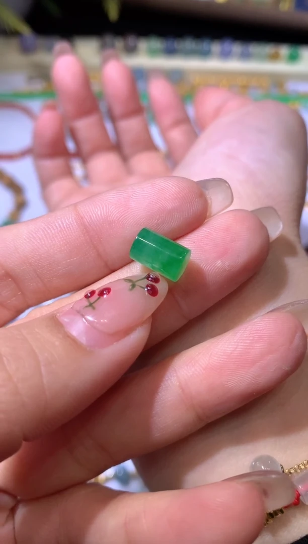 【闪购商品】定制翡翠未镶嵌桶珠8300+830