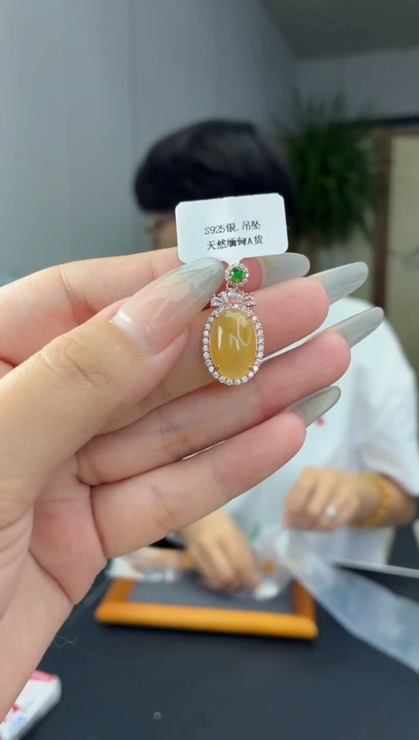 颈饰银S925镶嵌翡翠1111111111