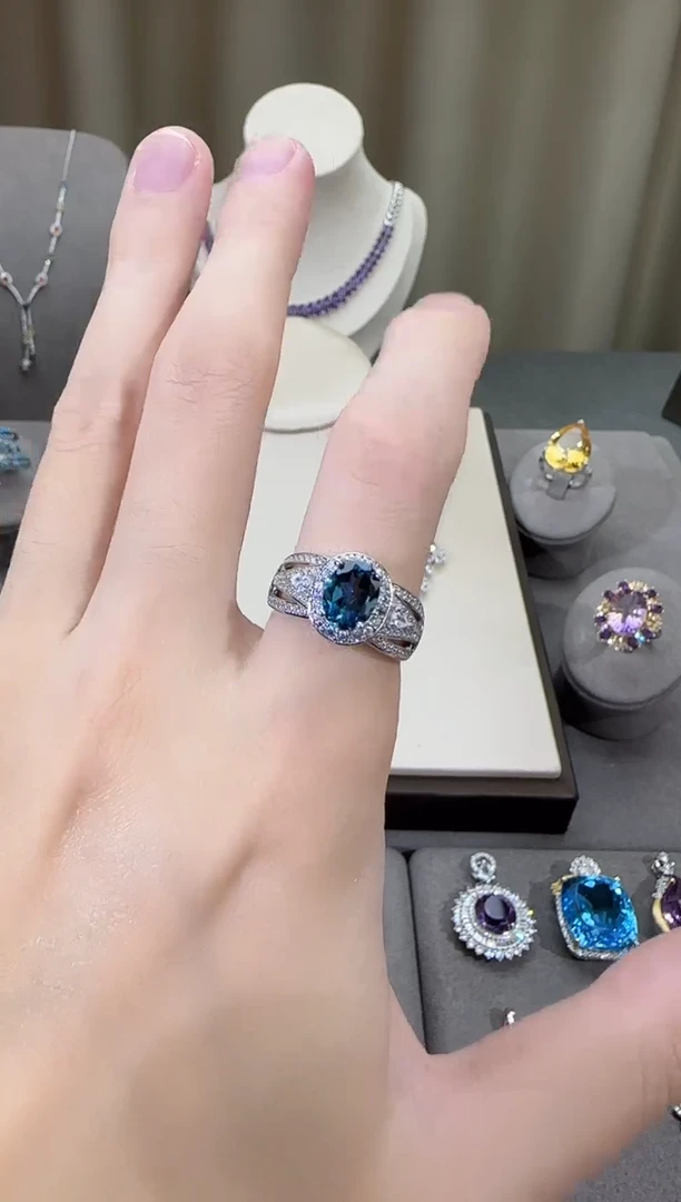 银S925镶嵌戒指托帕石10*8mm伦敦蓝戒指设计款