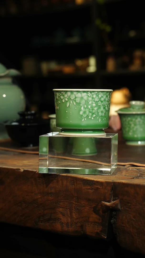 【闪购商品】瓷片李斌 梅子青繁花容天杯