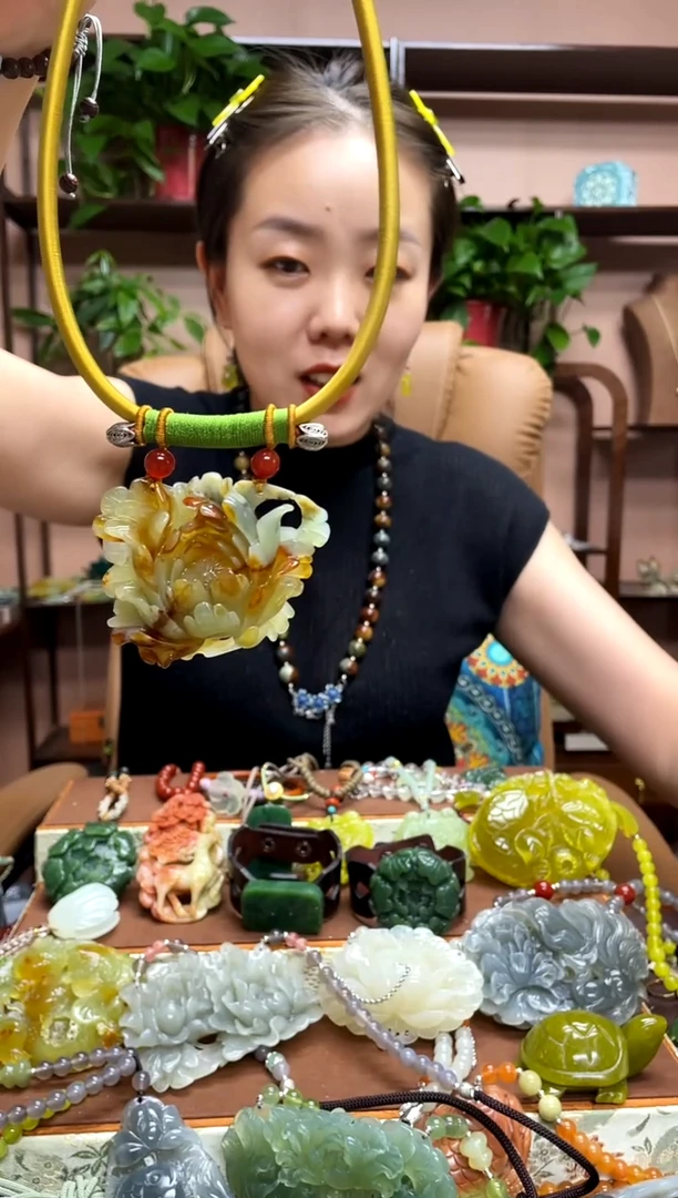 未镶嵌岫玉吊坠·