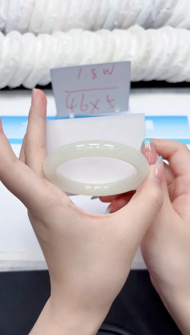 石英质玉手镯未镶嵌189-56