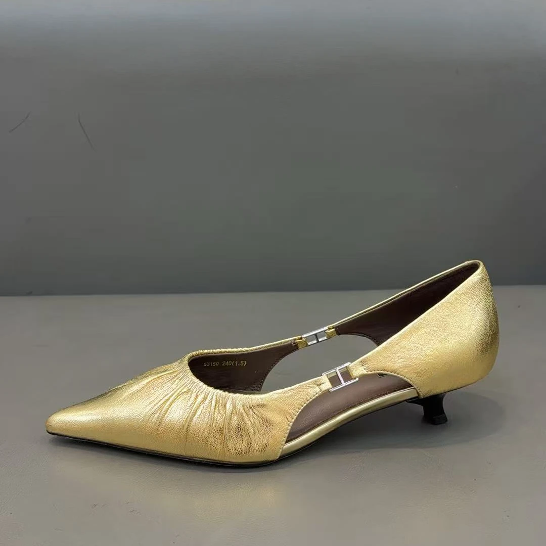 欧洲站2025春季新款金属真皮尖头浅口软底时尚皱皮低跟单鞋