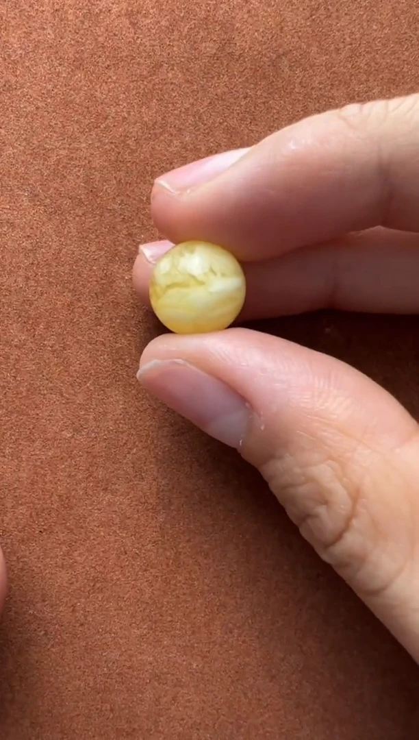 【闪购商品】蜜蜡裸石未镶嵌俄料微瑕11.5mm0.853克