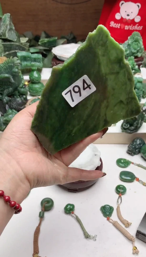 未镶嵌和田玉摆件1