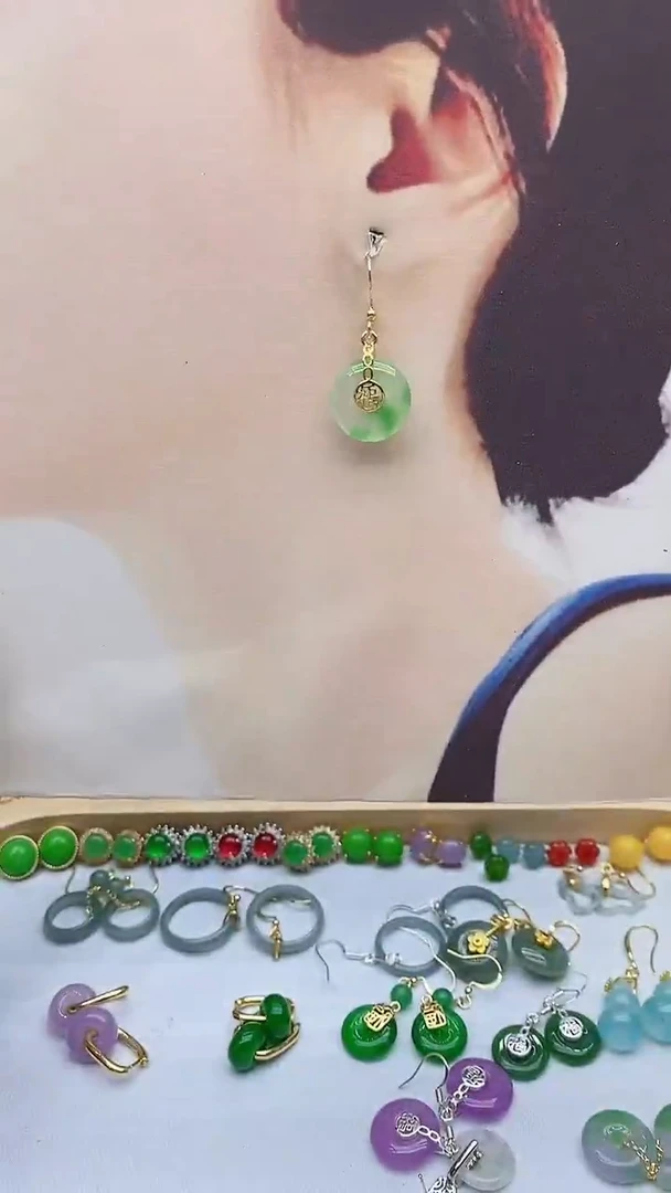 14K金镶嵌石英质玉（天山翠）耳饰206