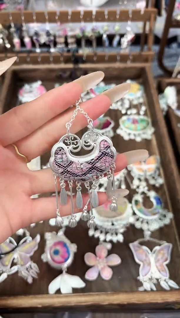 织绣民族风非遗老绣苗银饰品800