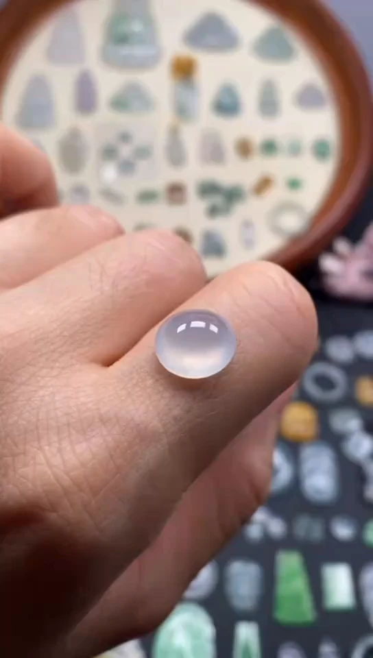 翡翠未镶嵌颈饰冰蛋面/芬