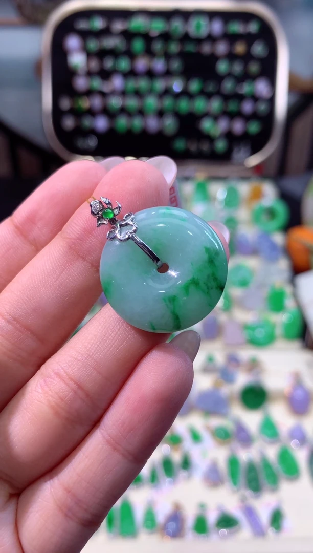 【闪购商品】翡翠颈饰18K金镶嵌缅甸天然A货翡翠