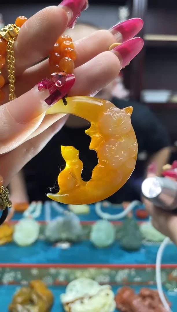 未镶嵌岫玉吊坠·